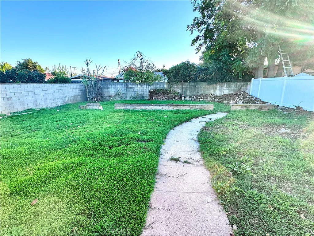 208 Sunset Ave, San Gabriel, California 91776 home-pic-20